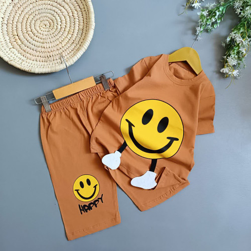 تیشرت و شلوارک اسپرت استیکر